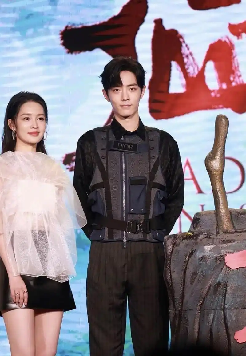 李沁肖战绯闻:娱乐圈的情感走向还是应该尊重个人选择  最近,肖战再次