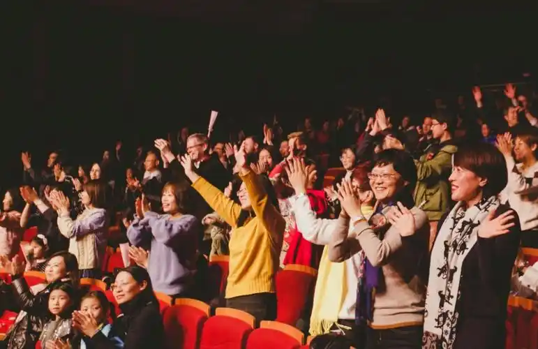 这场嗨翻全场的演出第一次苏州观众起立鼓掌