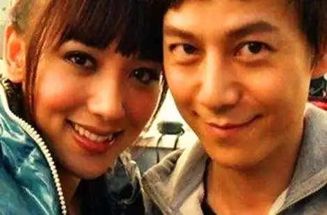 图老顽童何炅与王菁终合体女友曝光小骨已哭晕在厕所