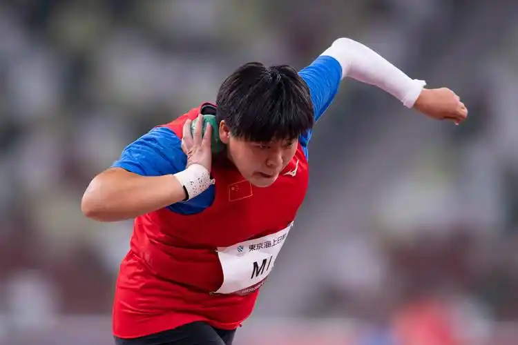 田径女子铅球f37级决赛中国选手夺得银牌铜牌