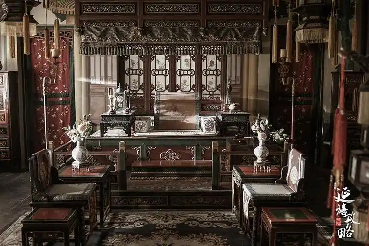 古装剧,于正在采访时也说:「《延禧攻略》在服装设计,场景道具上参考