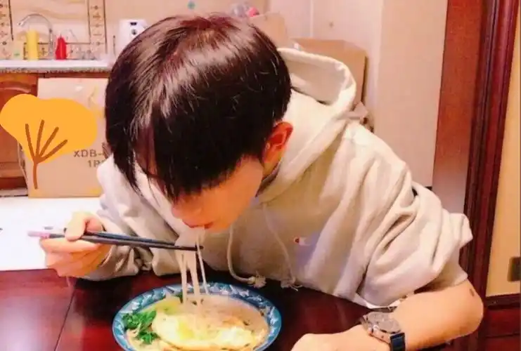 那些年易烊千玺的女友视角太绝了