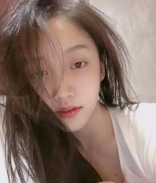 姜贞羽雾粉棉花糖纱裙