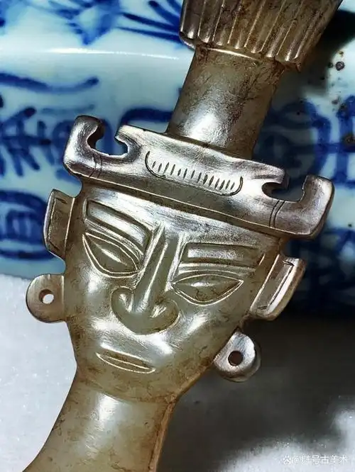 石家河文化玉器玉神人面