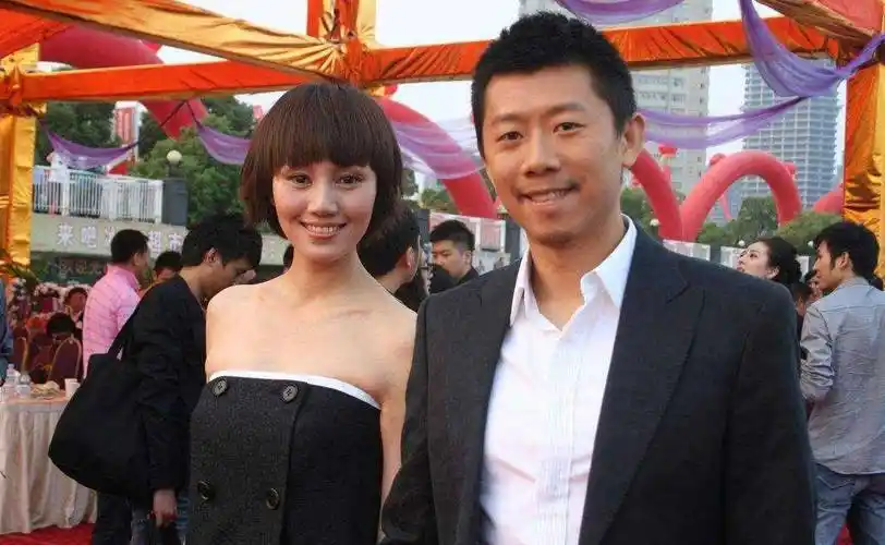 袁泉:嫁给学长夏雨,把分手的公婆当成亲人,解开老公多年的心结_中戏