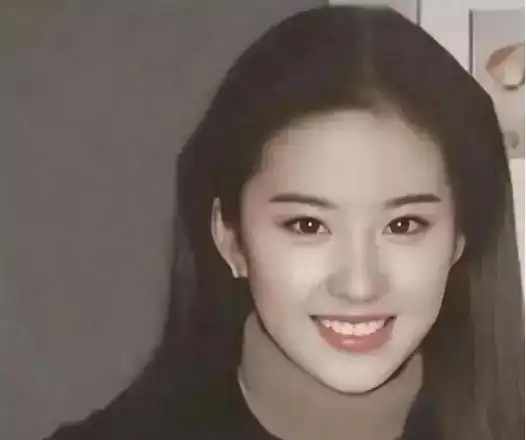 刘亦菲学生时代无人问津?