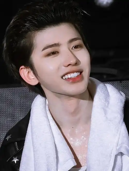 可可爱爱蔡小葵