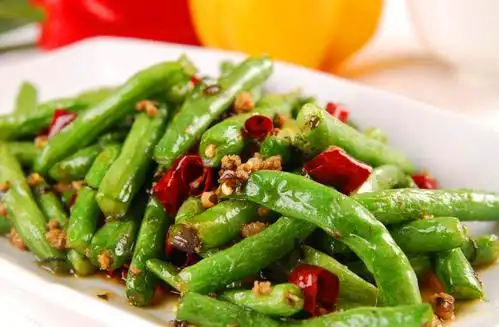 炒四季豆时千万不要直接炒少了这1步四季豆不脆还会发黄
