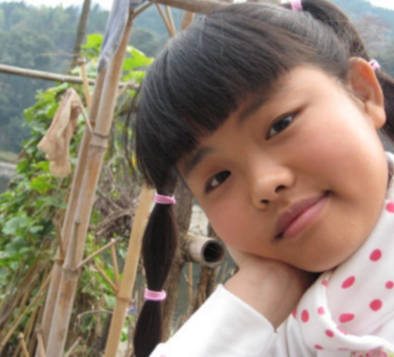 《小兵张嘎》的英子曾被称为最丑童星,16年后模样大变,美到你不敢