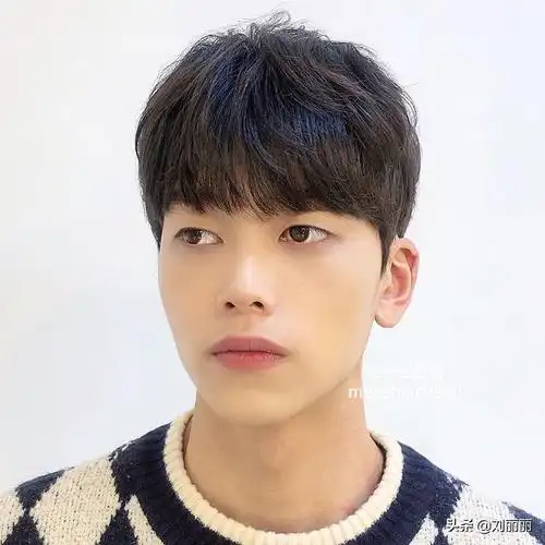 男生最流行的发型2020最火最流行男发24款