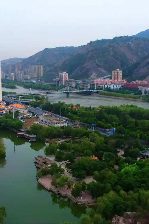 黄河风情线上的兰州小西湖公园