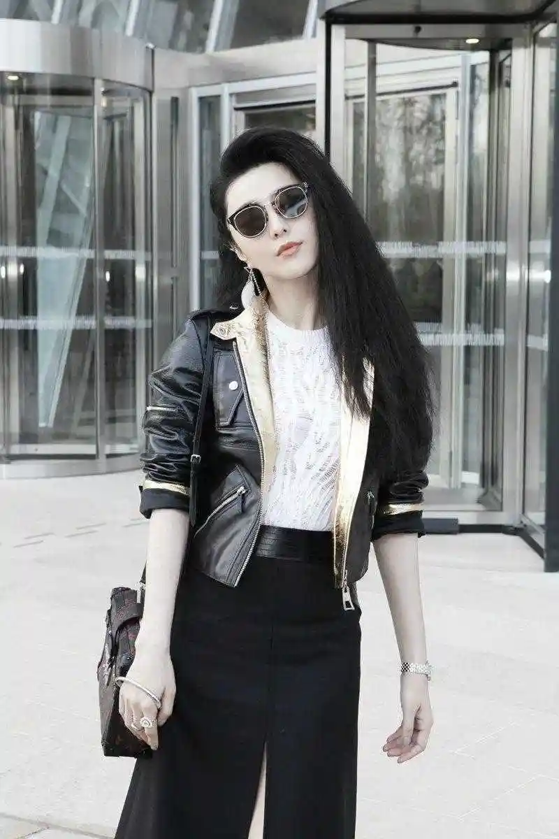 我们都知道,范冰冰的身材并不像娱乐圈里其他女明星那样过于瘦,她有一