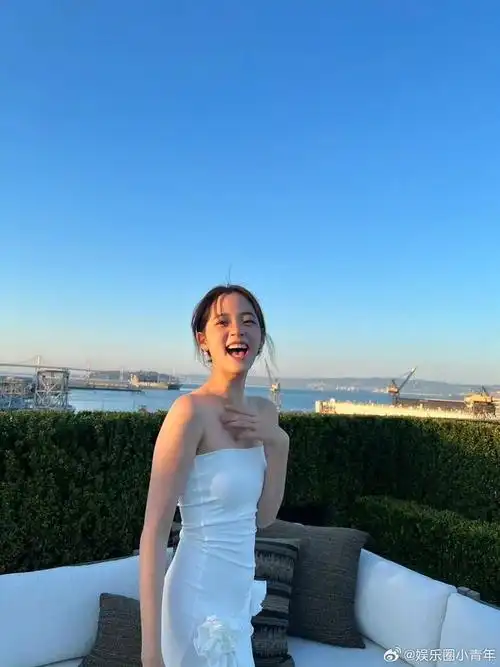 好羡慕欧阳娜娜身上的松弛感感觉她越来越漂亮了