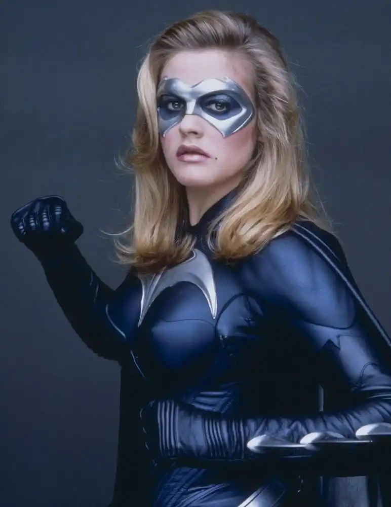 《蝙蝠女》拍完被砍,dc宇宙电影"将追求尽善尽美"