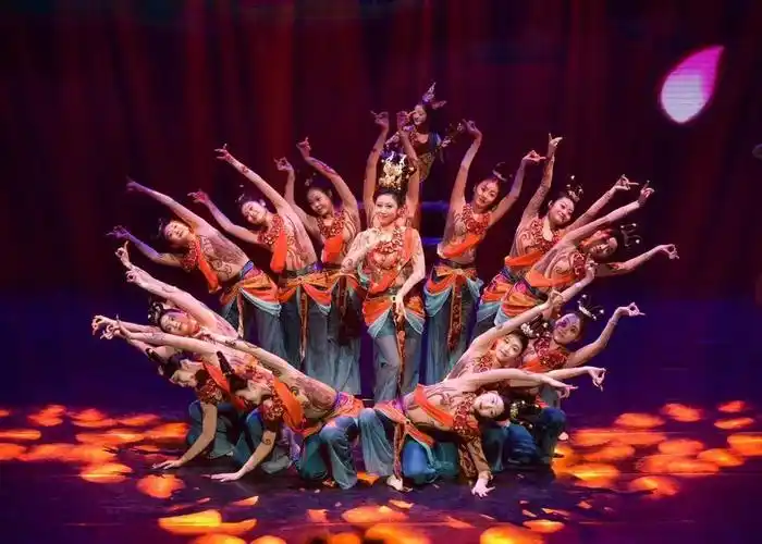 以舞步点亮梦想以创意焕发热情舞蹈诗画飞天首次亮相