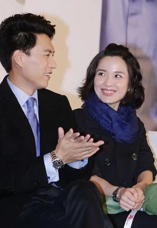 低调多年靳东妻子原来是我们熟悉的女演员难怪一直0绯闻
