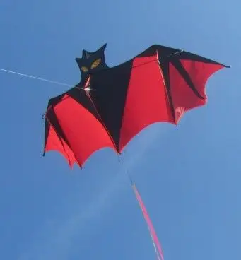 小额微利批发潍坊现代风筝 供应企鹅卡通风筝 玻璃钢骨架尼龙布料