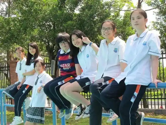 花都秀全中学校服(广州各大中学的校服汇总)