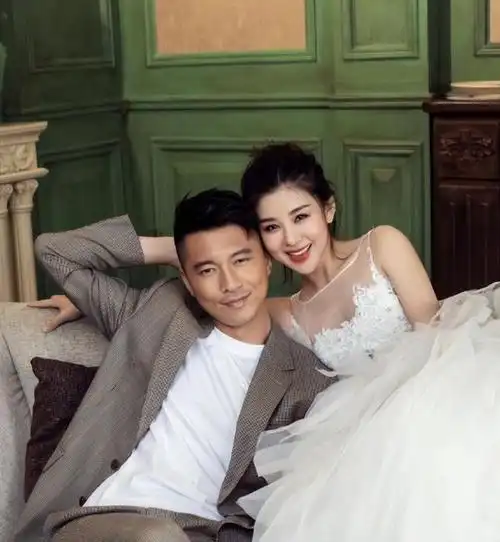 有种"整容"叫王雷结婚,老婆李小萌没啥变化,他却"脱胎换骨"