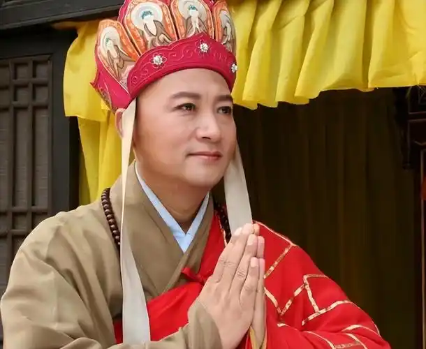 回顾迟重瑞:三个孩子没一个亲生,甘愿当后爸,只因深爱女强人妻子