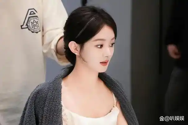 赵丽颖的演技真的是没话说,最新短片公开,眼神里都是故事