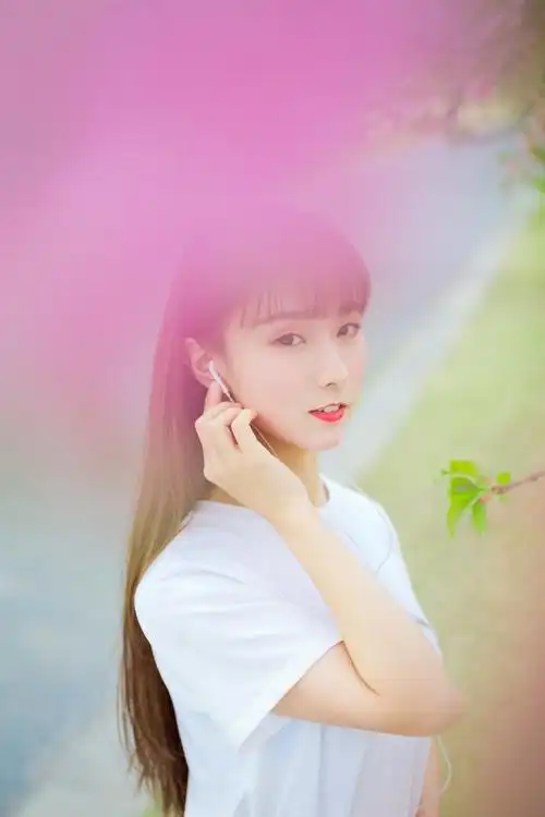 樱花树下-唯美女生