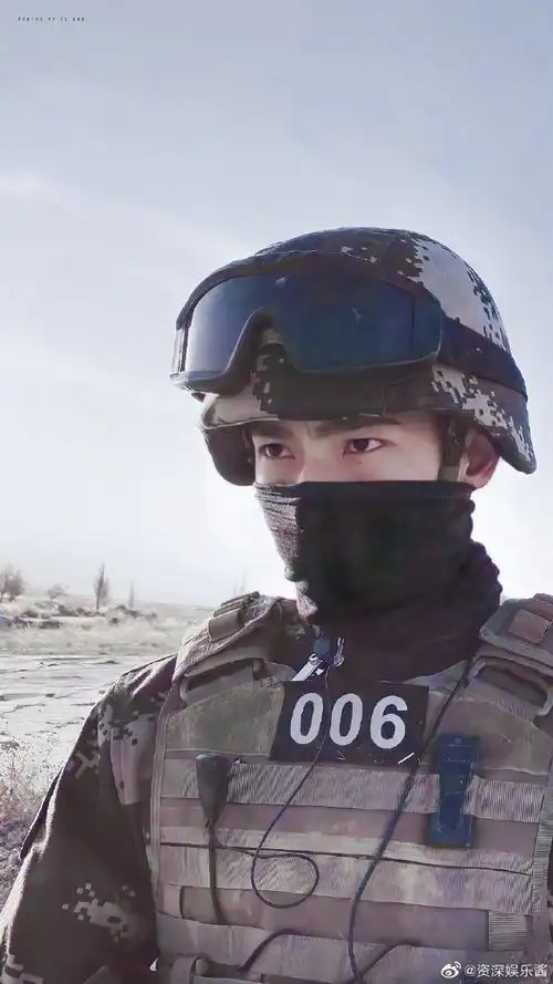 求杨洋把军装焊在身上#杨洋不愧是军艺出来的!穿上军装真的太正 !!