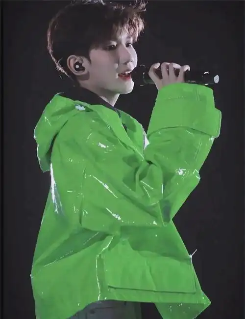 王源与粉丝的绿色情感:从应援色到特别互动