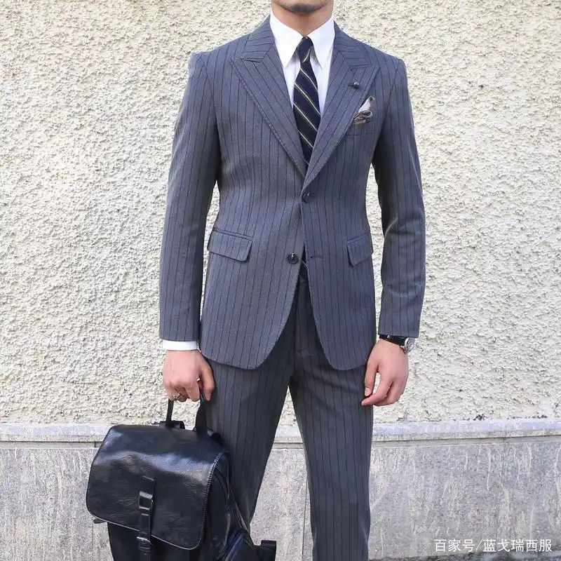 私人定制西服,男士商务西装如何搭配,会更显高级优雅
