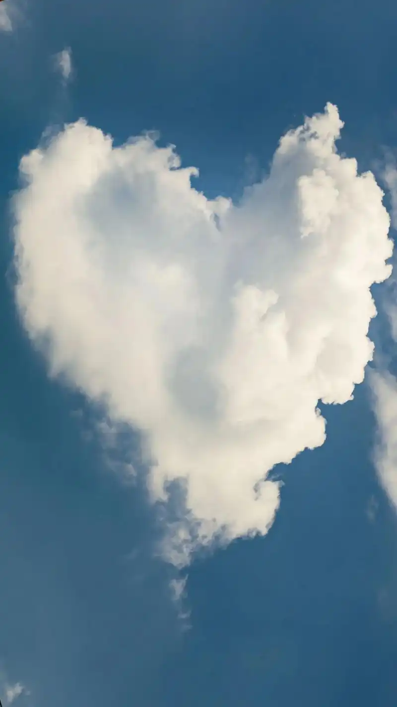 我终于拍到了像心的云彩