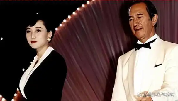 人间清醒利智不顾世俗偏见嫁给李连杰如今过得怎么样