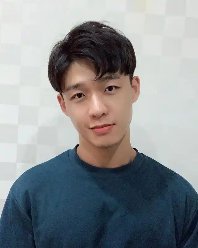 男生a字头型酷帅迷人留好这4款刘海造型简约时尚显魅力