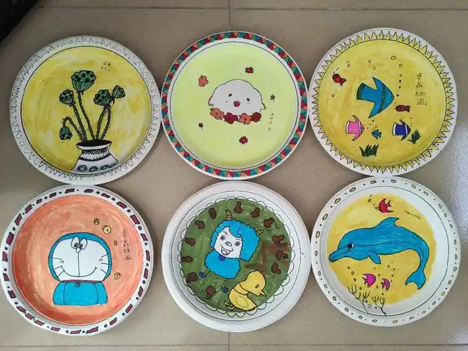 趣品碟子画一一龙门职校19幼师1班课堂作业展示