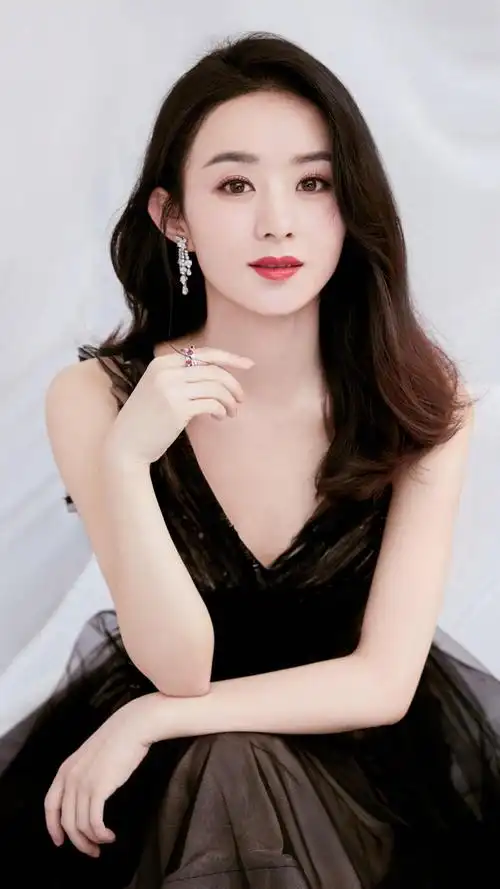 赵丽颖黑天鹅纱裙迷人写真