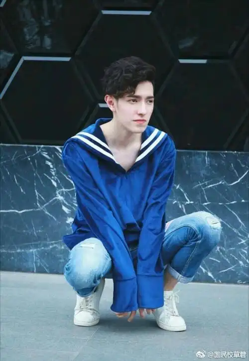 聚来提61马合木提,1998年10月4日的天秤座小哥哥