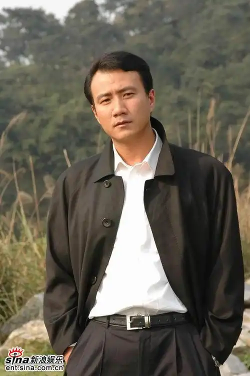 资料图片:电视剧《岁月》人物--胡军饰梁致远