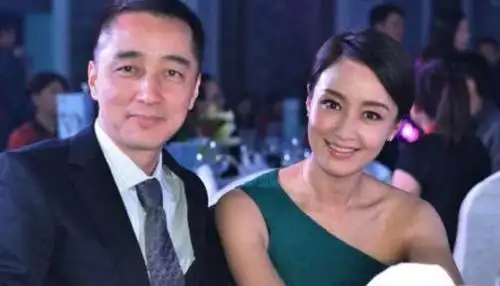 赵宝刚老婆打赵子琪 路金波微博护老婆赵子琪:她跟我已经够不幸了