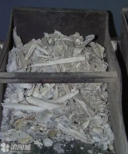 火葬场火化遗体真实过程(图片) 胆小的不要进.