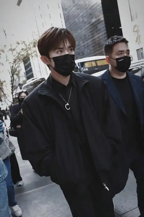 易烊千玺 纽约街拍 - 高清图片,堆糖,美图壁纸兴趣社区