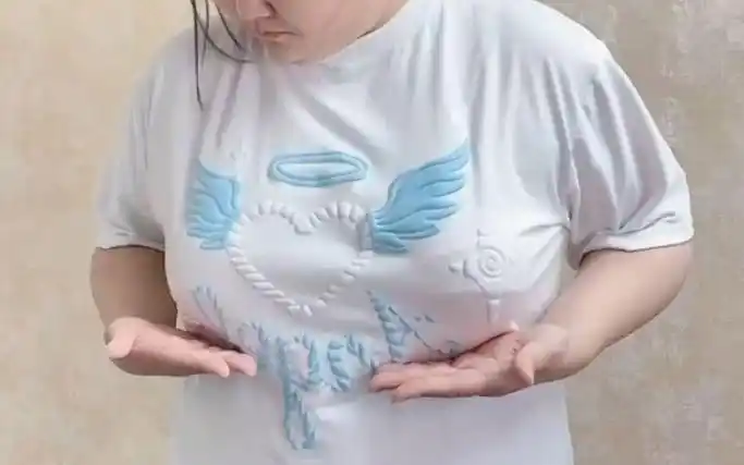 胸大下垂穿啥衣服都难看