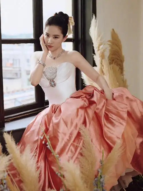 刘亦菲高颅顶丸子头