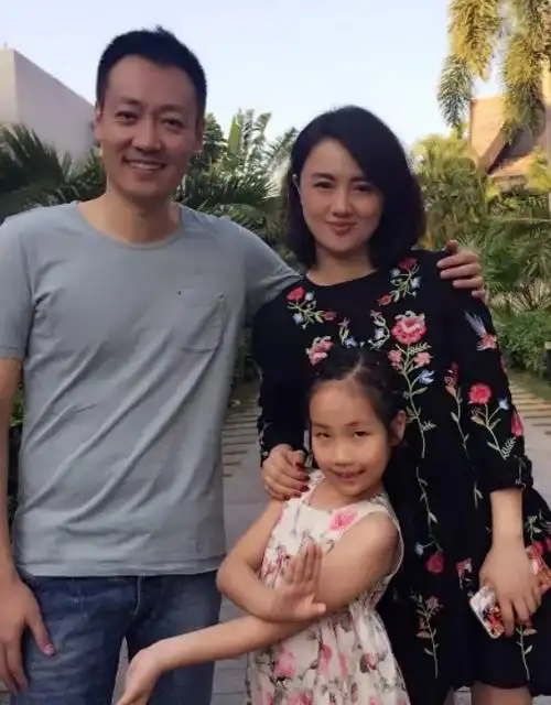 排练中女生胸带脱落朱媛媛看傻眼李乃文直接上手系胸带