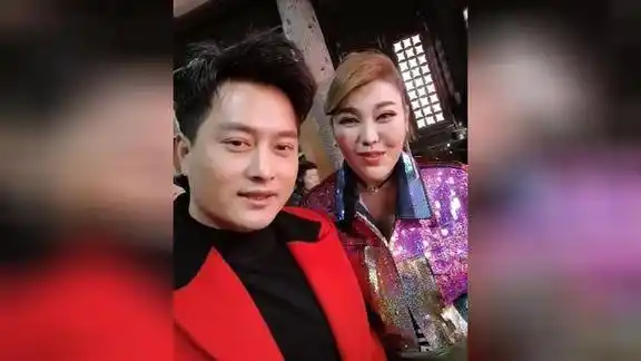 星光大道歌手云飞和乌兰图雅一起来了