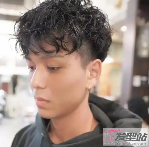 2021潮男必备烫发推荐 这么烫发尽显型男魅力_发型站_最新流行发型
