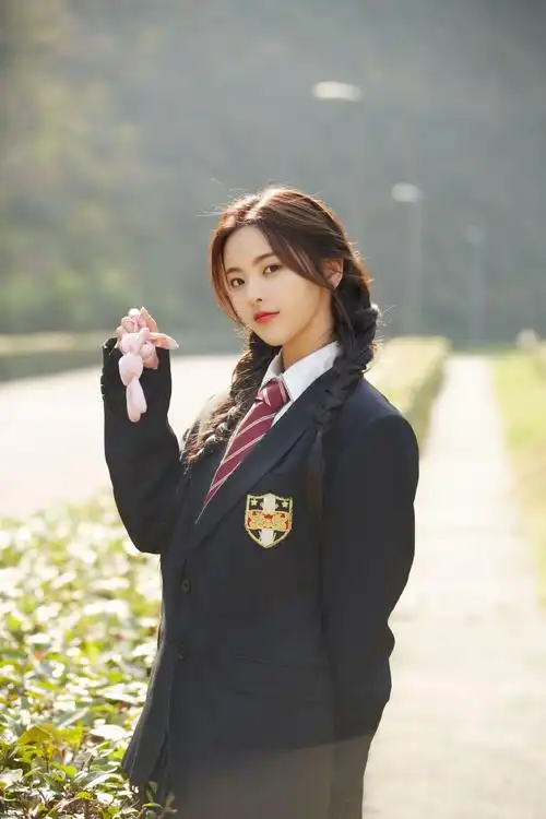 孔雪儿录节目躲起来大哭,刘雨昕上前安慰,崩溃理由观众却不买账