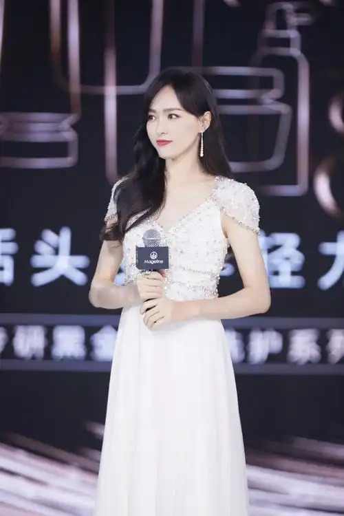 唐嫣白裙唯美性感品牌活动图片45