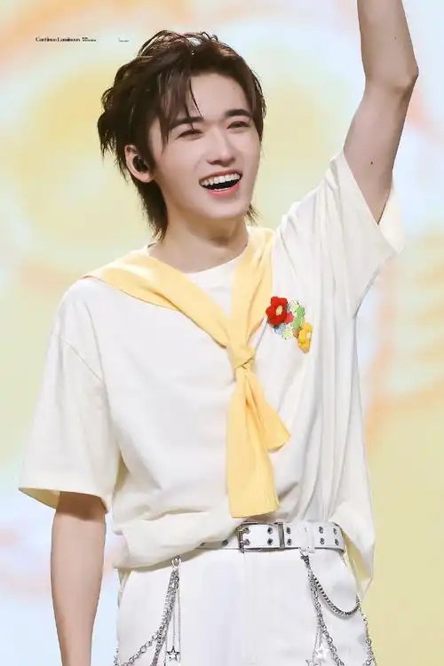 宋亚轩澳门演唱会##时代少年团叁重楼暨出道四周年演唱会