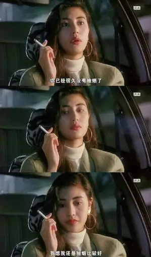 李嘉欣身穿薄纱公主裙,在电梯中自拍,老公许晋亨贴墙站让出空间