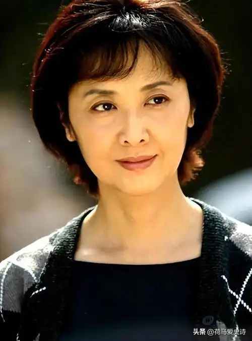 看了龚雪70岁的老年状态,才发现:80年代内地第一美人名副其实!