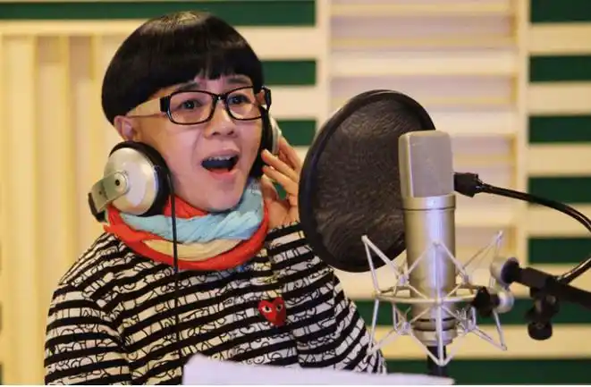 55岁金龟子晒全家福庆生!